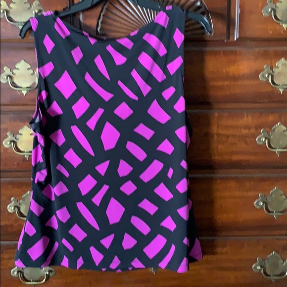 Sleeveless blouse - Picture 2 of 5